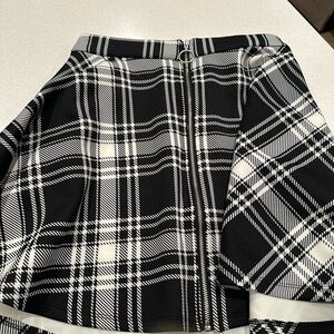 Hot Topic Black & White Plaid Skater Skirt